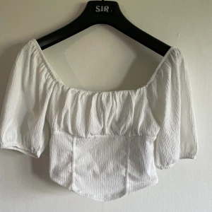 Blus - Vit söt blus❤️