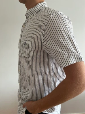 Gant  - Inte i säsong därför säljandet skicket är 9/10 köpt för kring 800kr mitt pris 199kr storlek M modellen är 185 och brukar bära M