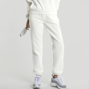 Mjukisbyxor - Vita mjukisbyxor från Gina tricot, nypris 299kr storlek s.