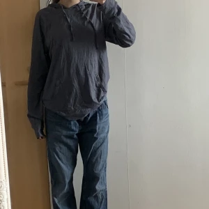 Hoodie  - Grå oversized hoodie i storlek m från Abound 