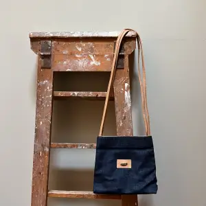 Bag in jeans material 