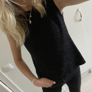 Stickad topp - Såå fin stickad glittrig topp från Kappahl❤️