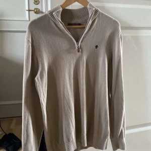 Morris quarter zip - Säljer den hära Morris quarter zip som inte kommer till användning längre använd typ 6 gånger nypris 1,6 