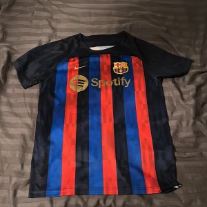 Fotbollströja  - Är i bra skick 