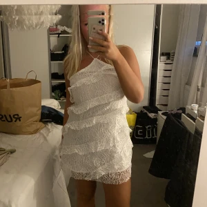 Klänning  - Aldrig använd