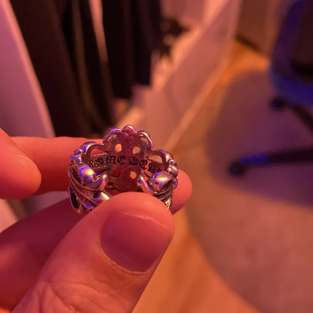 Justerbar chrome hearts ring (rep) helt oanvänd!. Accessoarer.