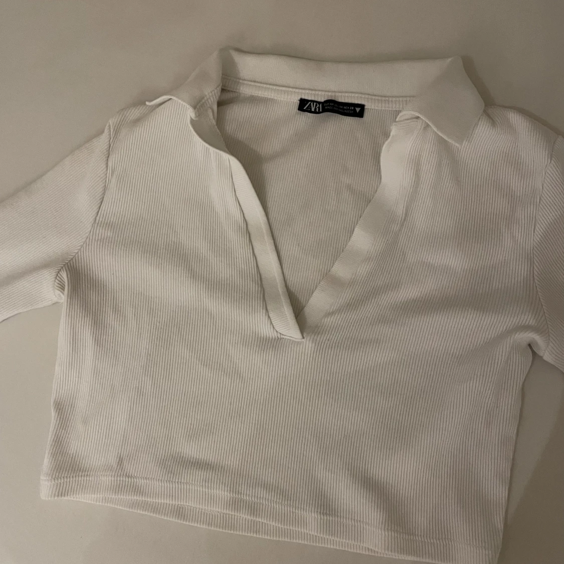 Vit långärmad tröja