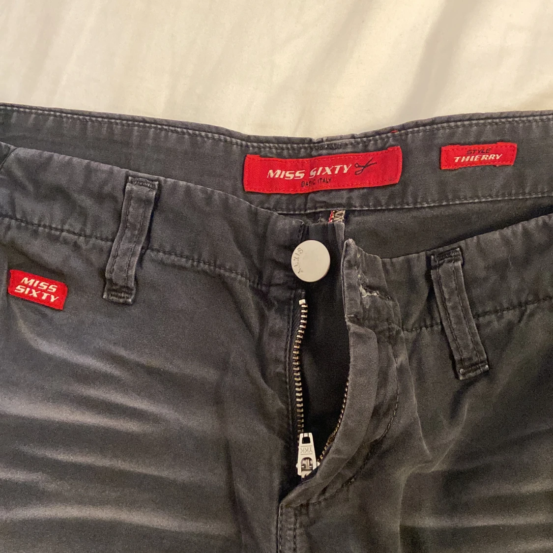 Lågmidjade miss sixty byxor - 90