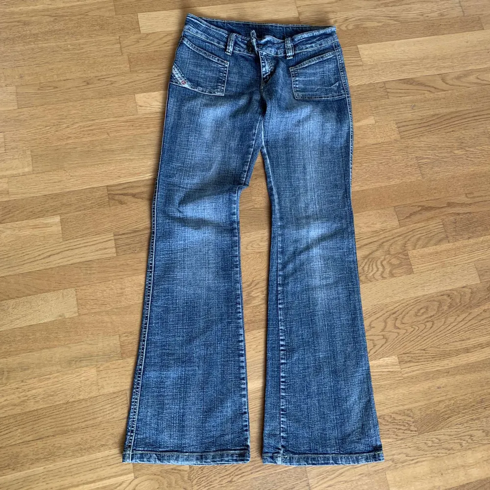 As snygga jeans, som tyvärr inte passar mig💞. Jeans & Byxor.