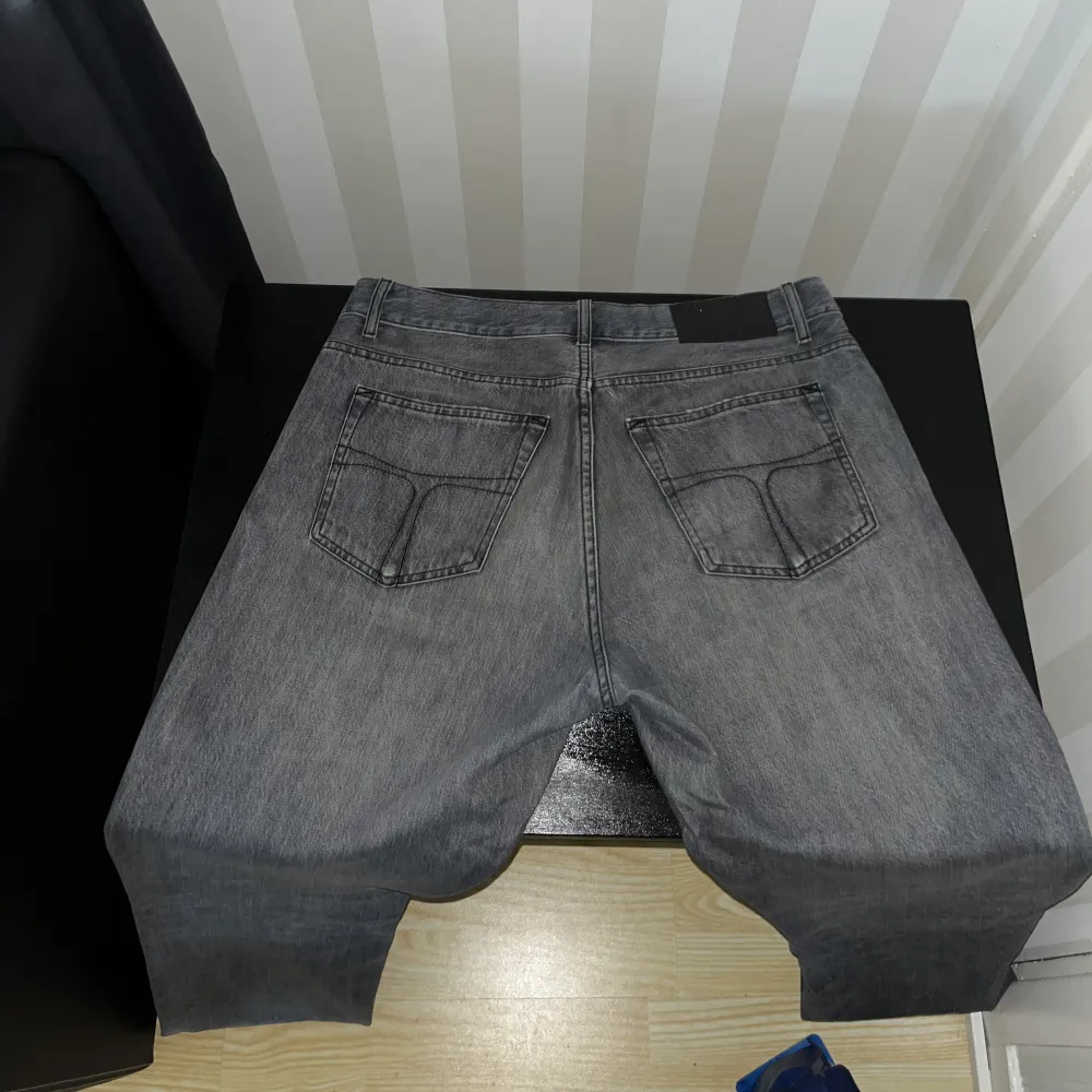 Jeans storlek 32/34 Nypris 1500. Jeans & Byxor.