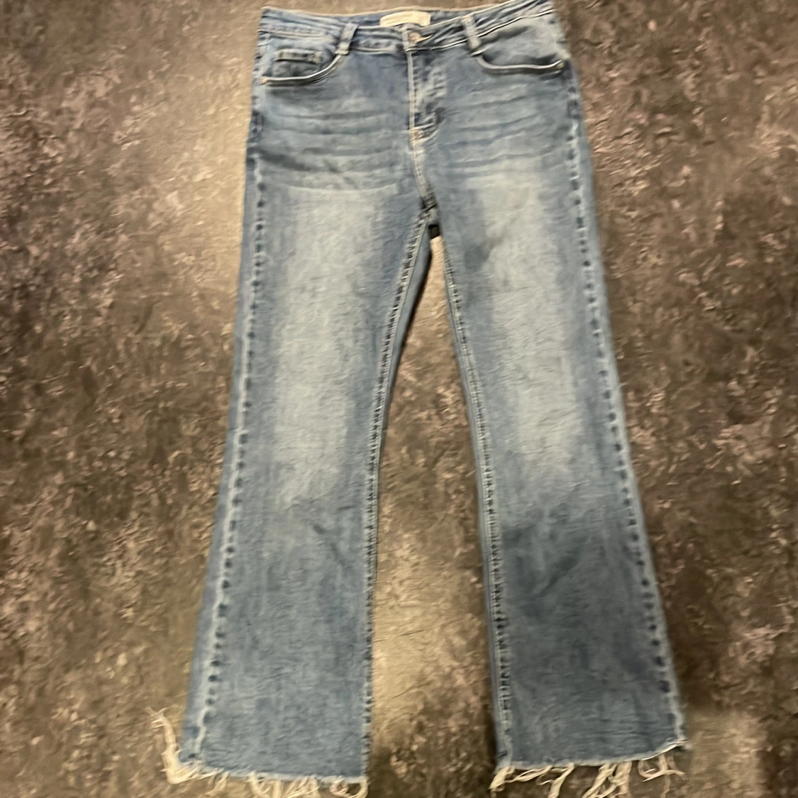 Short flared bootcut jeans