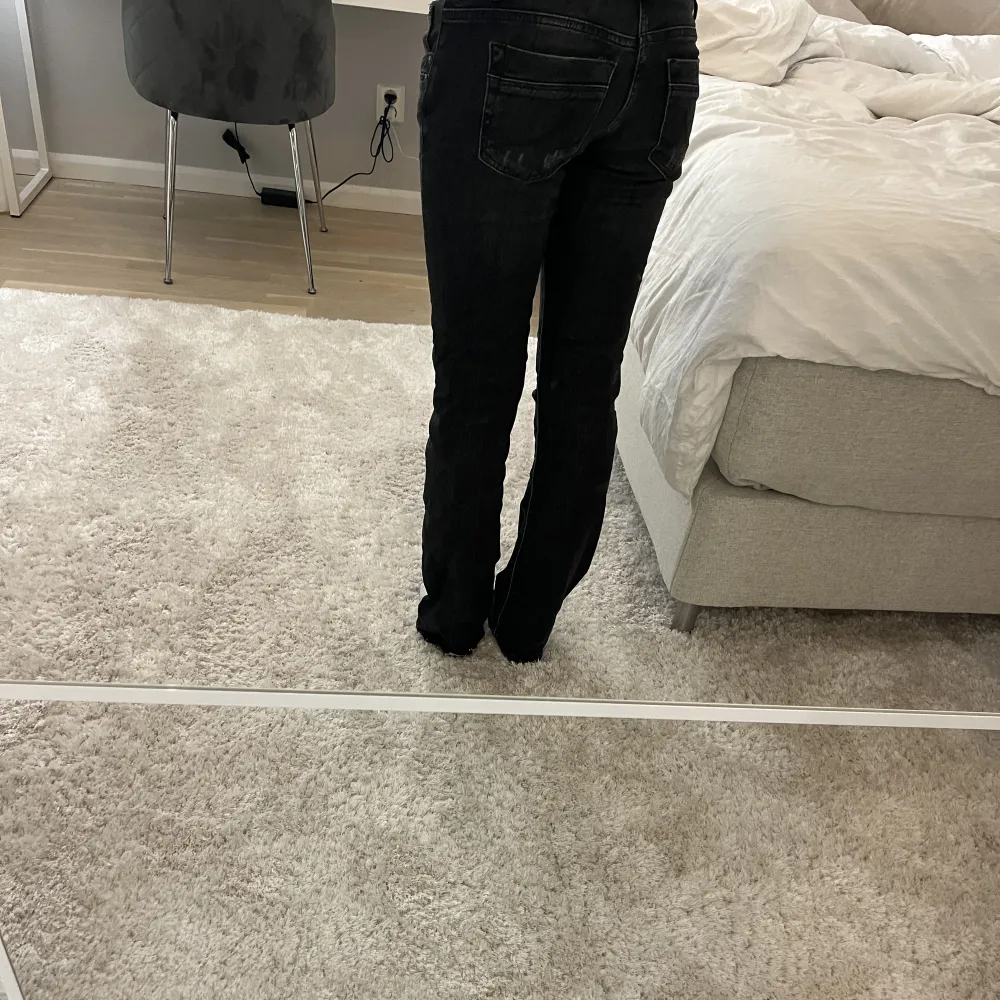 Skit snygga Ltb jeans i storlek 26/30 men jag är 167cm lång och dom passar ändå jätte bra i längden. Jeans & Byxor.