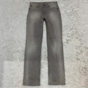 Ralph Lauren jeans, i perfekt skick 💕 Midjan är 70cm och innerbens är 70cm 🩶