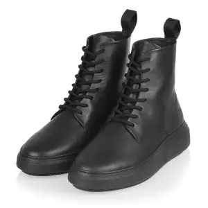 gram skor i läder - Skor i läder - gram 422g Black Leather, strl 39, Nypris ca:2495 kr, Helt ny i kartong och oanvänd, Priset kan diskuteras, Det är bara att slå iväg ett meddelande om du undrar något om skorna.