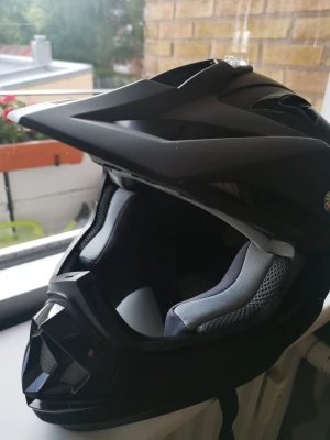 Motorcyklerhjälm - Knappt använd 
