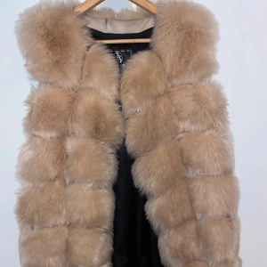 Väst - Lång beige/ljusrosa