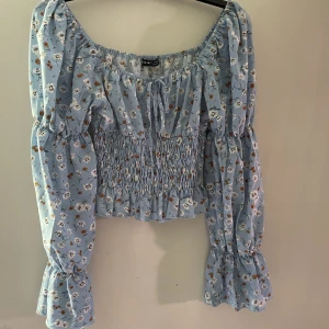 Sommrig topp - Superfin somrig topp med lång ärm. 