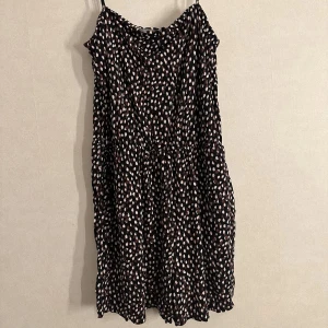 Klänning - Enkel fin bomullsklänning