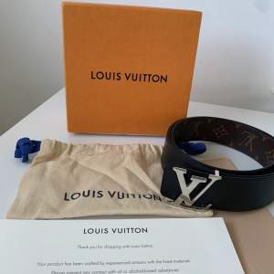 Louis Vuitton bälte köpt 2021 från deras hemsida!  I väldigt bra skick! Längd 85 cm!