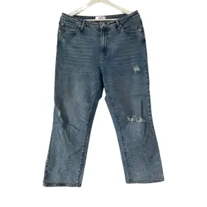 Jeans från Ivy, modell Frida. Använd, men utan anmärkning.  Storlek: 30 Material: 98% Bomull och 2% lycra Nypris: 1300 SEK