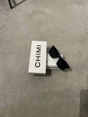 Chimi  - Aldrig använda fick dom och vill inte ha just den färgen,dom passar inte på mig det är därför vill sälja dom 