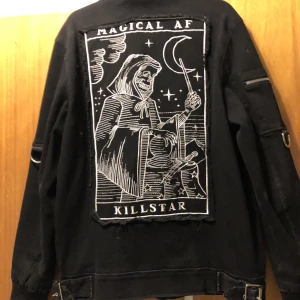 Killstar jacka - Inga större fel Kan förekomma något nopper Står ej storlek men gissar på herr M-L