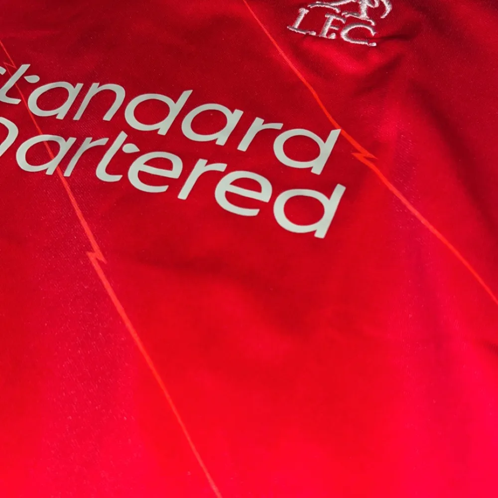 Liverpool tröja från säsongen 21/22 i storlek S😁 Priset kan diskuteras😀 Hör av dig vid fler frågor /Filip. T-shirts.