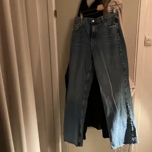 Perfekt jeans storlek 44, jättesnygga nästan oanvända jeans 