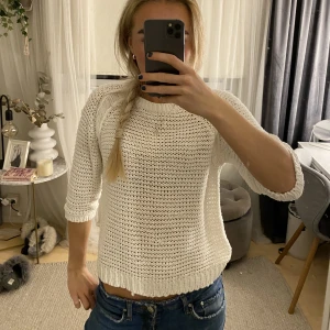 Virkad tröja - Så fina trekvärtsärmade virkad topp med öppning i ryggen🙌🏼🙌🏼💕