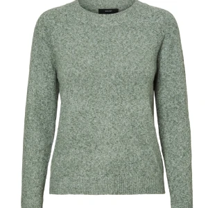  Grön Stickad Vero Moda tröja - Tröjan kommer inte till andvändning längre då jag har andvända den 4-5 ggr. Original priset är 249 men jag säljer den för 100 kr men priset kan diskuteras. Tryck inte på köp nu!