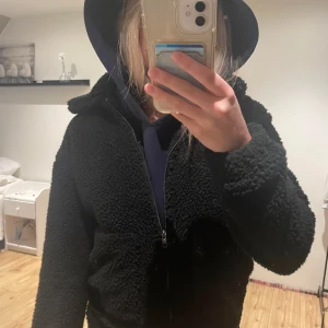 Teddyjacka - Superfin som köptes för ett tag sen men har aldorg använt den💕💕