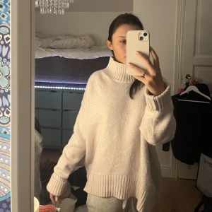 Rosa Stickad tröja  - Stickad tröja som inte är använd alls många gånger