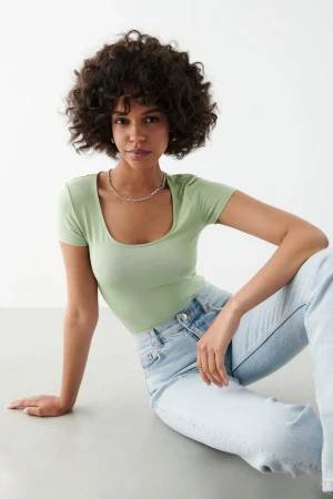 gina tricot topp  - från deras soft touch kollektion. Använts en gång.