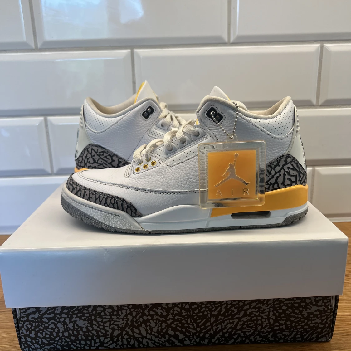 AIR JORDAN 3 LASER ORANGE 🧡