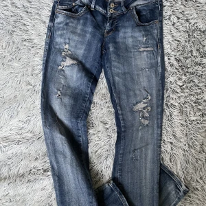 LTB Jeans - Lågmidjade LTB Jeans. 