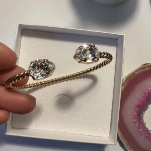 Mini drop armband crystal (gold) helt ny! - Armband från Caroline Svedbom. Helt ny och oanvänd! 