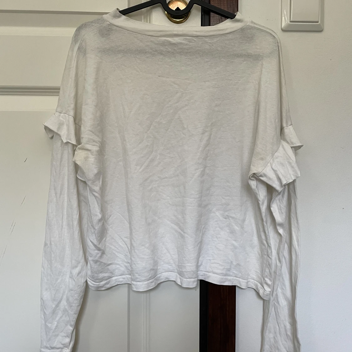 Tröja med volanger - 90