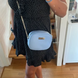 Väska - Söt ljusblå väska. Som ny