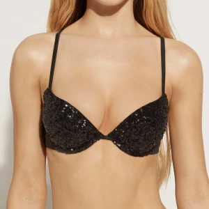 Calzedonia bikini - Köpt för 500, bara andvänd en gång så i helt nytt skick. Väldigt populär💗