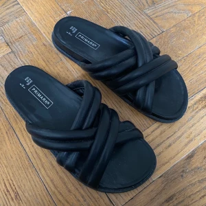 Sandaler - Svarta sandaler, aldrig använda!! 