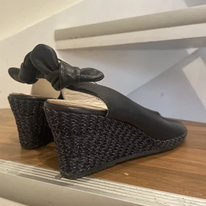 La Badia klackar - Nästintill oanvända La Badia klackar. Nypris 1200kr