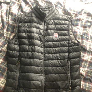 Colmar väst storlek S - Storlek S  Har används ett fåtal gånger