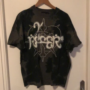 Tshirt - Racerworld wide t shirt som säljer high fashion /y2k kläder Bra skick