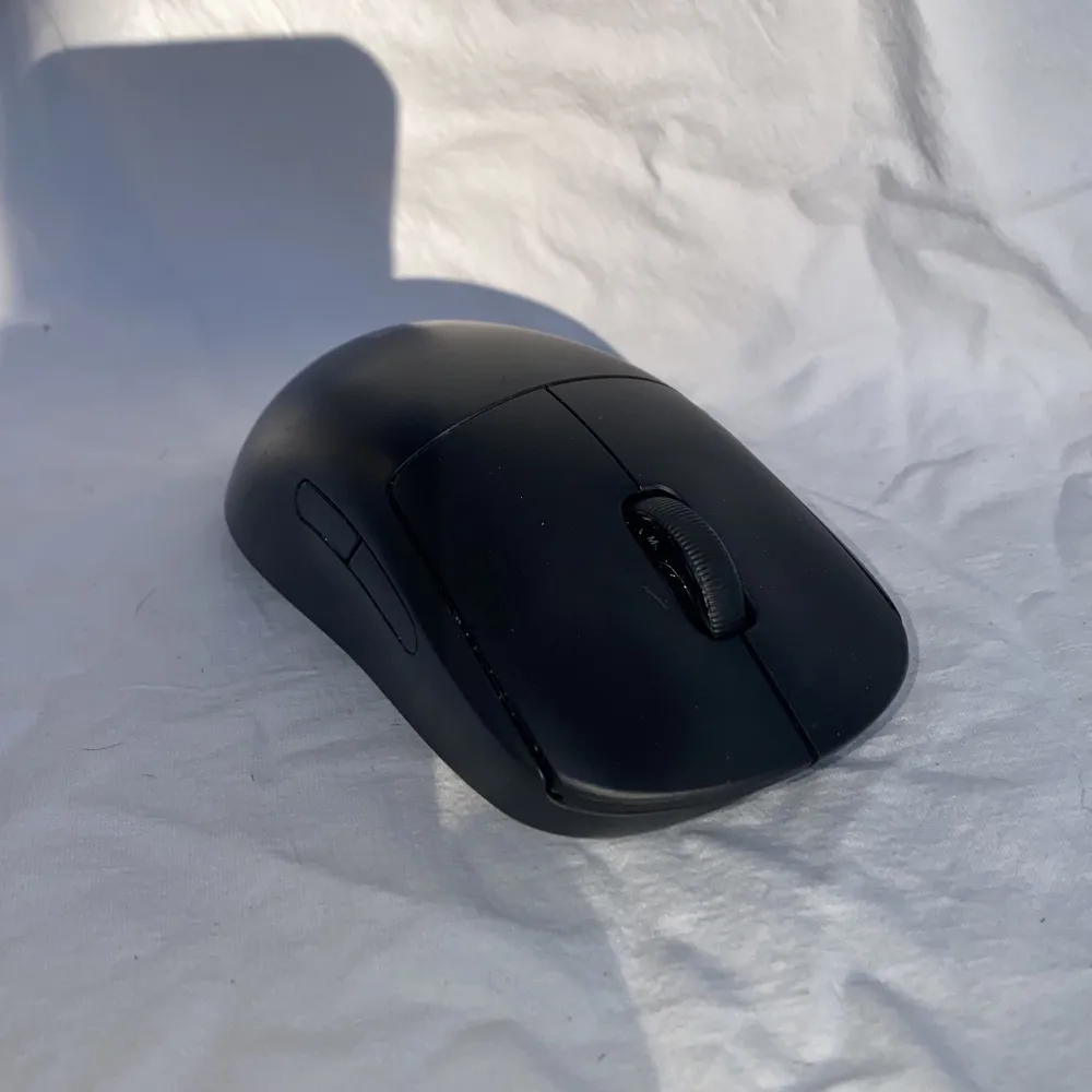 Logitech pro wireless gaming mus. Komplett med laddsladd och mottagare till musen. . Övrigt.