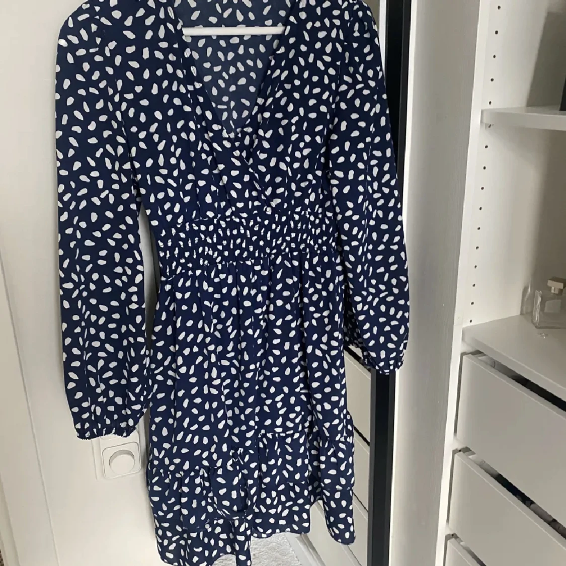 Prickig klänning  - 90