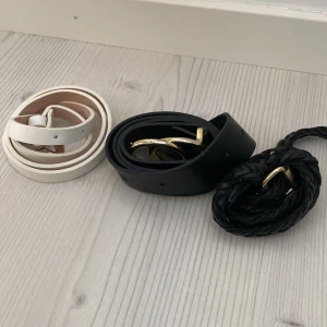 Skärp - Tre st skärp i hyffsat skick. Alla för 50, ett för 20. Skriv för fler frågor💓
