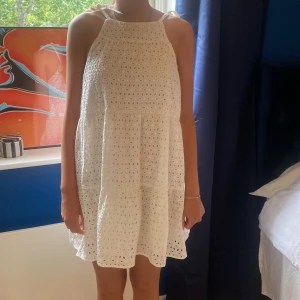 Vit klänning - Så söt nu till sommaren, älskar