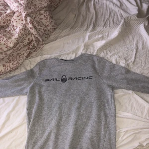 Sail racing tröja - Säljer sail racing tröja (Södertälje) dma innan du köper. (Om du då ska köpa)