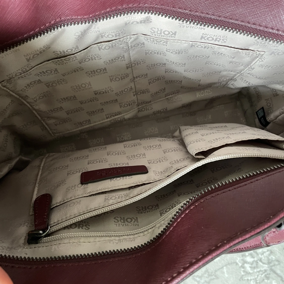 Äkta Michael Kors väska  - 90