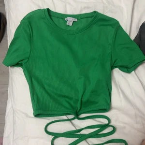 Grön T-shirt - Grön T-shirt använd max två gånger